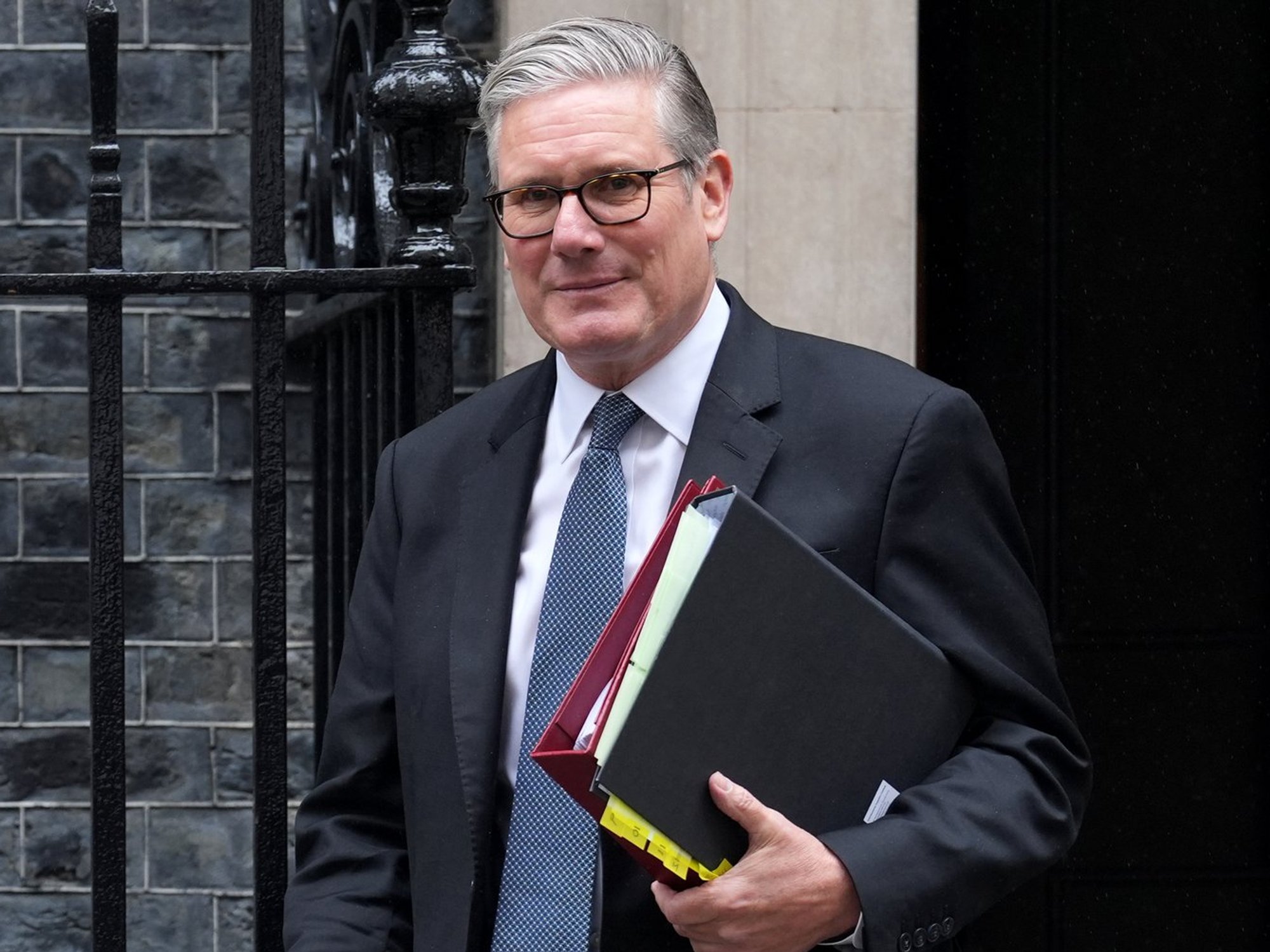 Keir Starmer leaves door open to rejoin EU as No10 pledges Brexit red lines only 'stand for this ...
