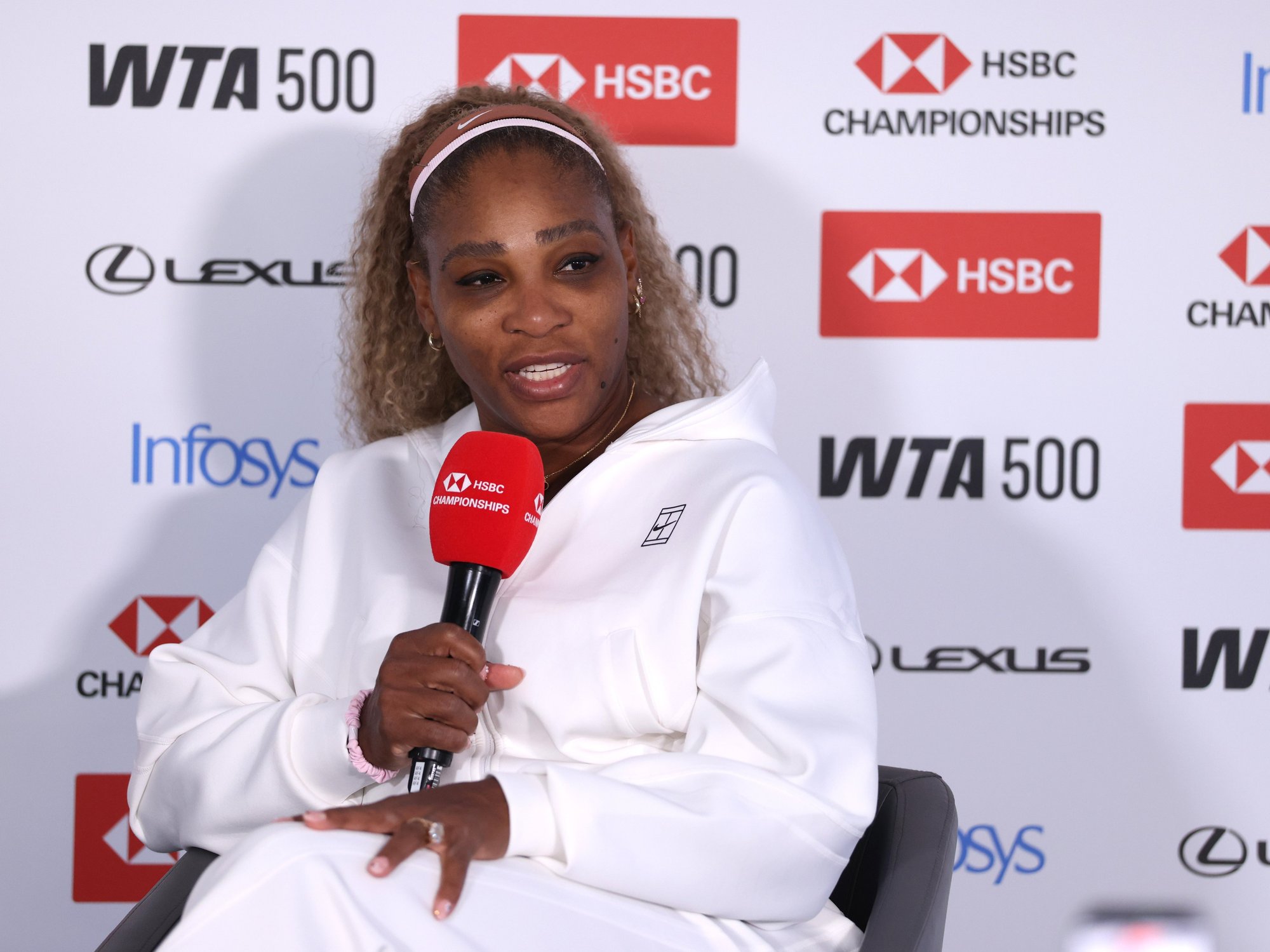 Serena Williams calls out British tennis fan after winning first match in 1,376 days