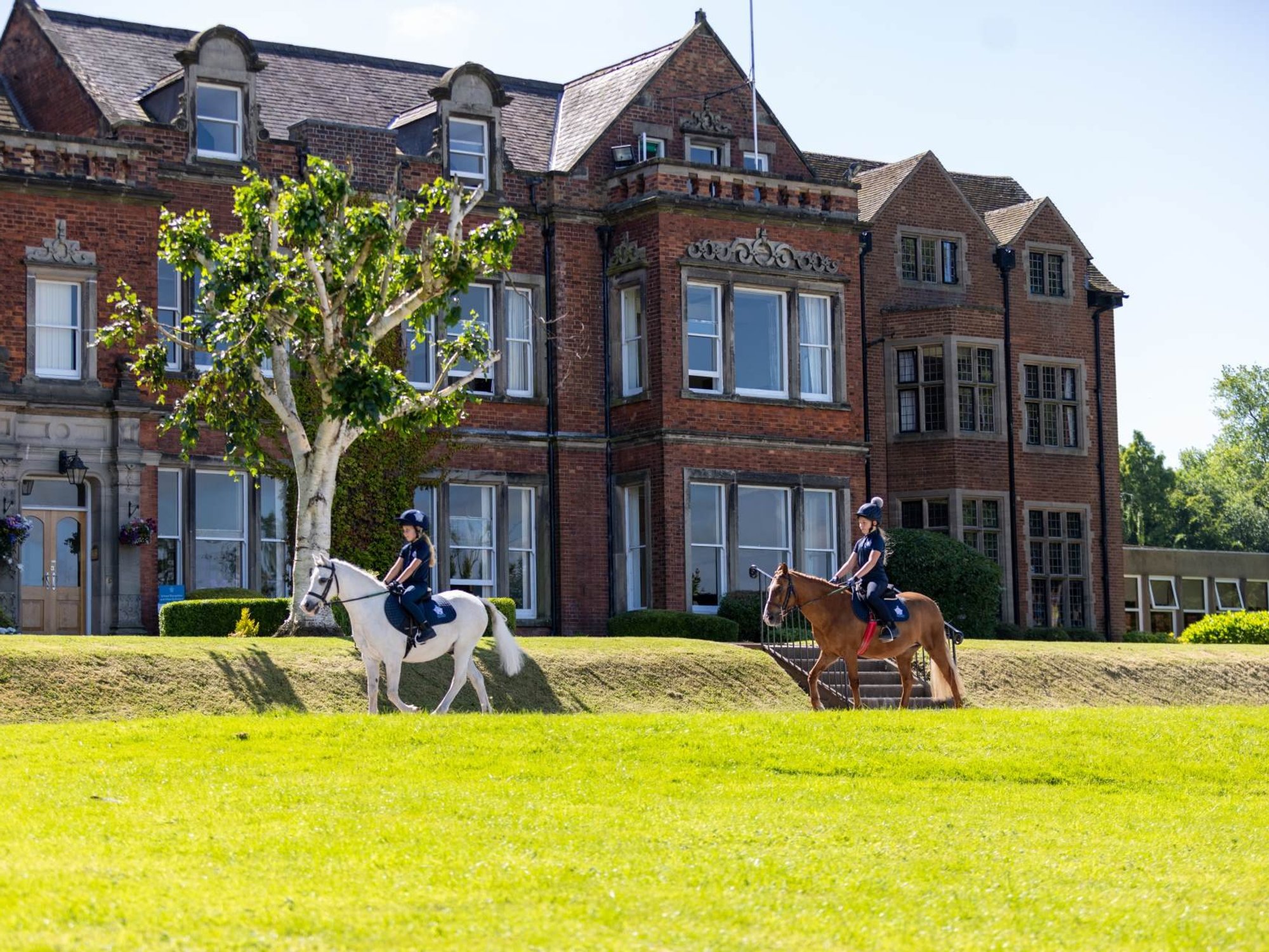 Prestigious Derbyshire private school founded in 19th century closes with an hour’s notice