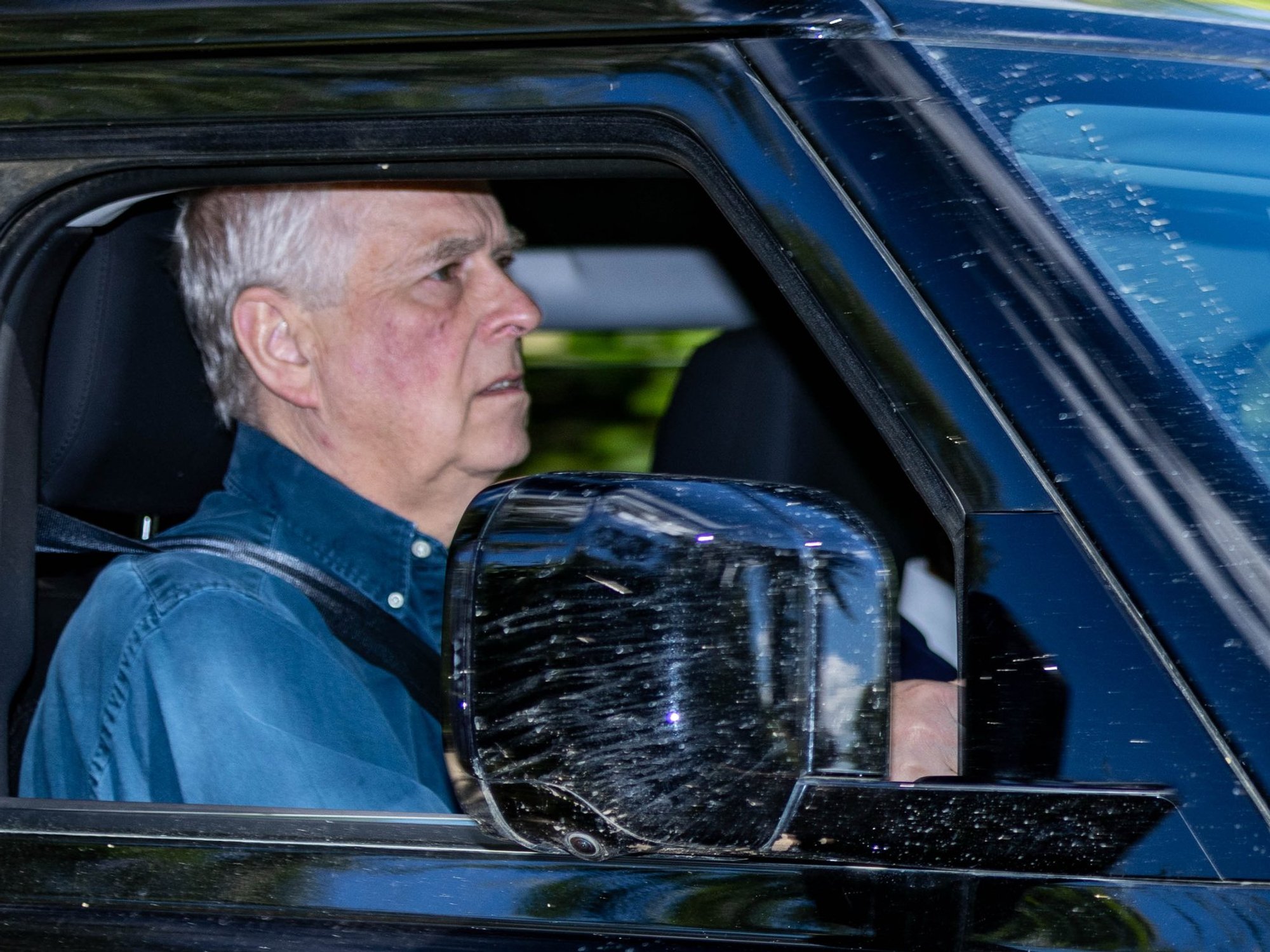 New photograph of Andrew Mountbatten-Windsor reveals mysterious bruise on his face has healed