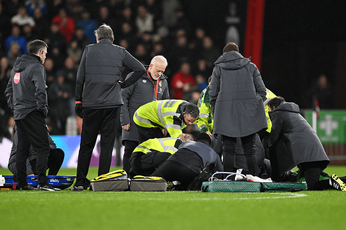 Premier League footballer collapses on pitch mid-match in worrying medical incident