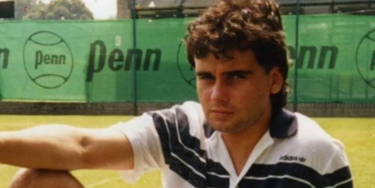 NextImg:Wimbledon: ‘I wasn’t too happy!’ Eamonn Holmes shares hilarious throwback with Wimbledon-era tennis photo