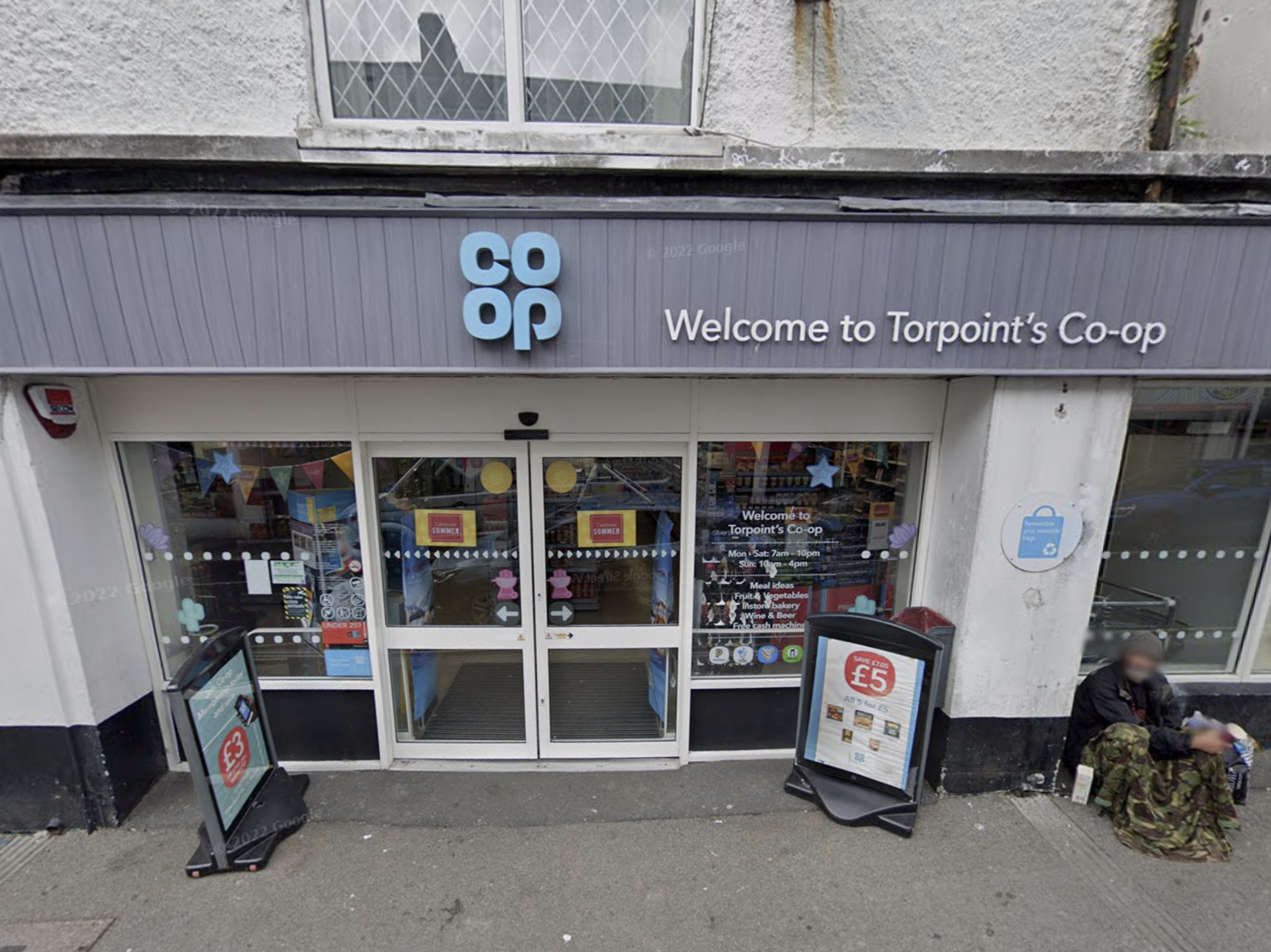 Man who attacked Co-op staff dies after being restrained by customer