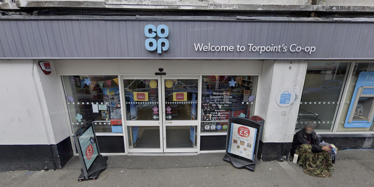 NextImg:Man who attacked Co-op staff dies after being restrained by customer