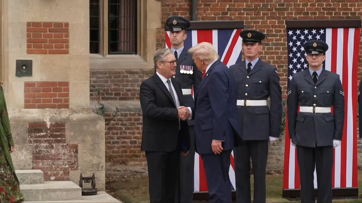 WATCH: Prime Minister Sir Keir Starmer greets P...