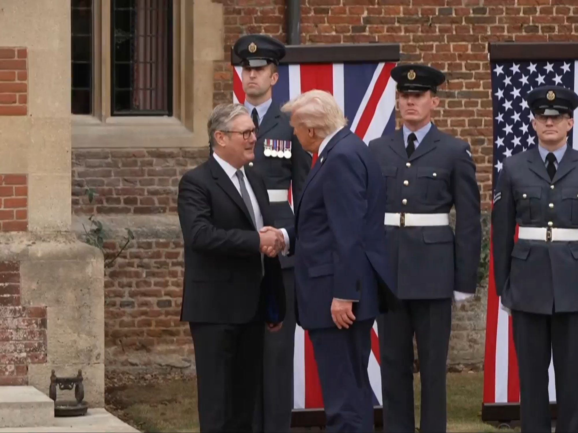 WATCH: Prime Minister Sir Keir Starmer greets President Donald Trump at the door of Chequers