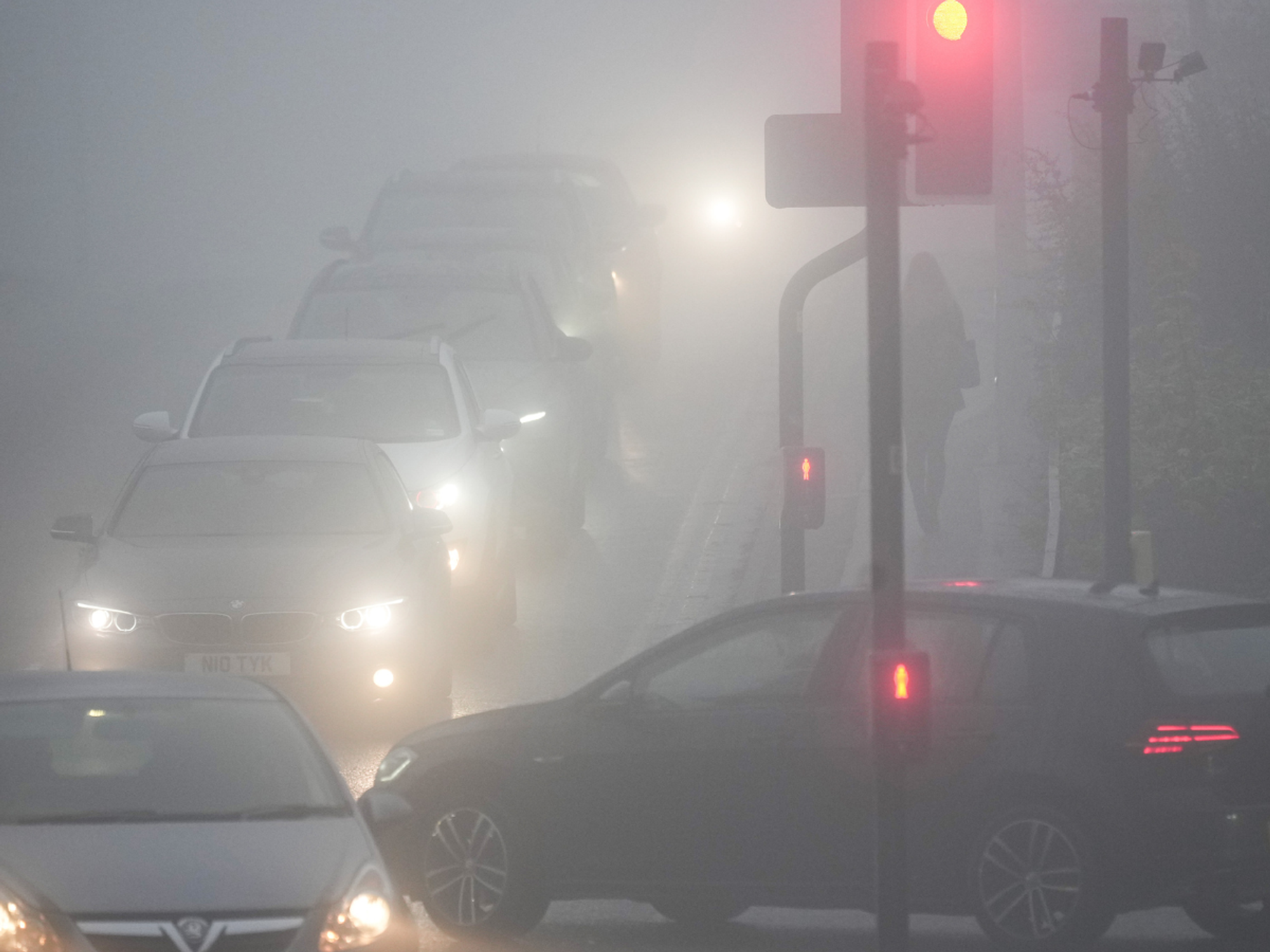 Met Office issues yellow weather alert for fog as Britons warned of travel delays