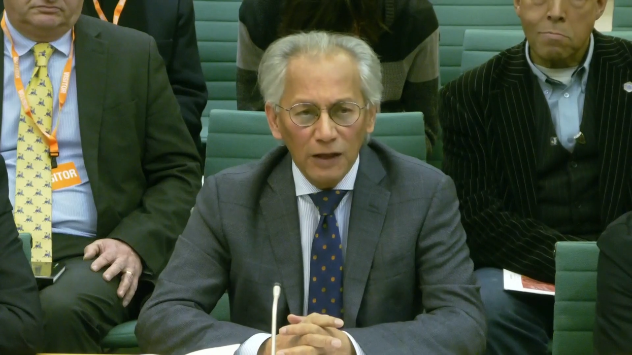 WATCH: BBC Chairman Samir Shah issues apology t...