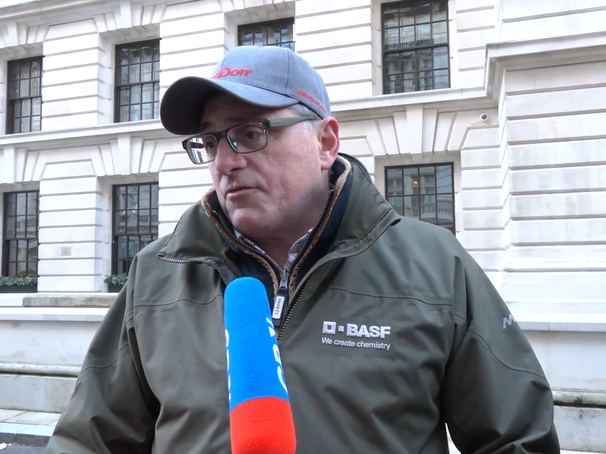 'Free speech has been removed!' Farmers hit out at police after they block path to Westminster