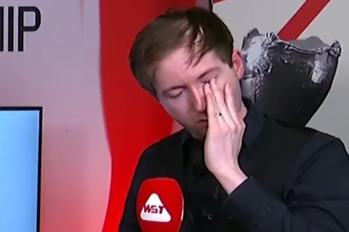 Snooker star breaks down in tears as he makes heartbreaking admission after Stuart Bingham win