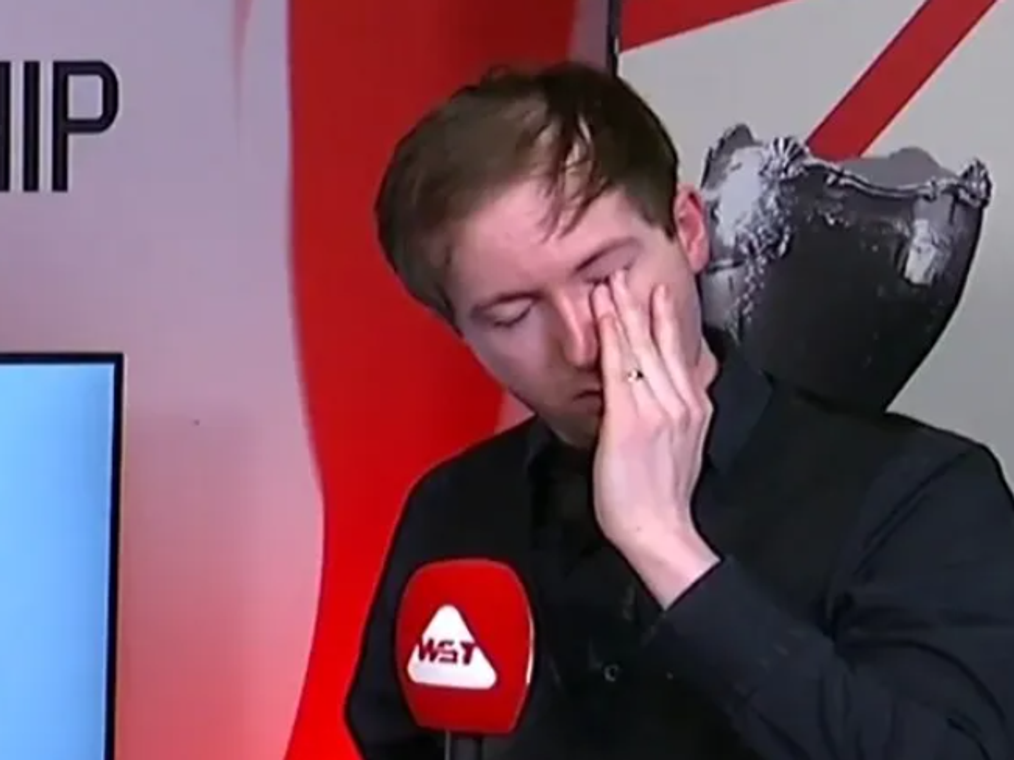 Snooker star breaks down in tears as he makes heartbreaking admission after Stuart Bingham win
