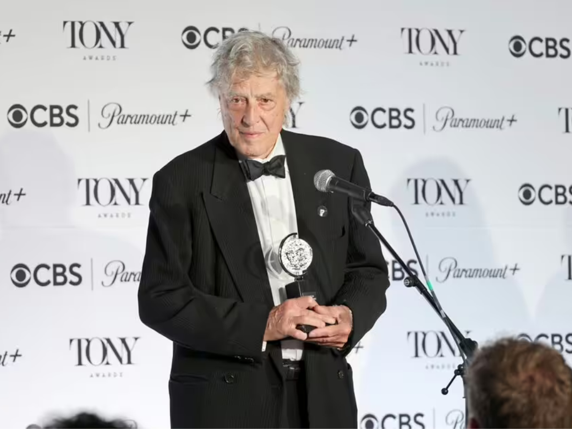 Playwright Sir Tom Stoppard, Oscar-winning writer of Shakespeare in Love, has died aged 88