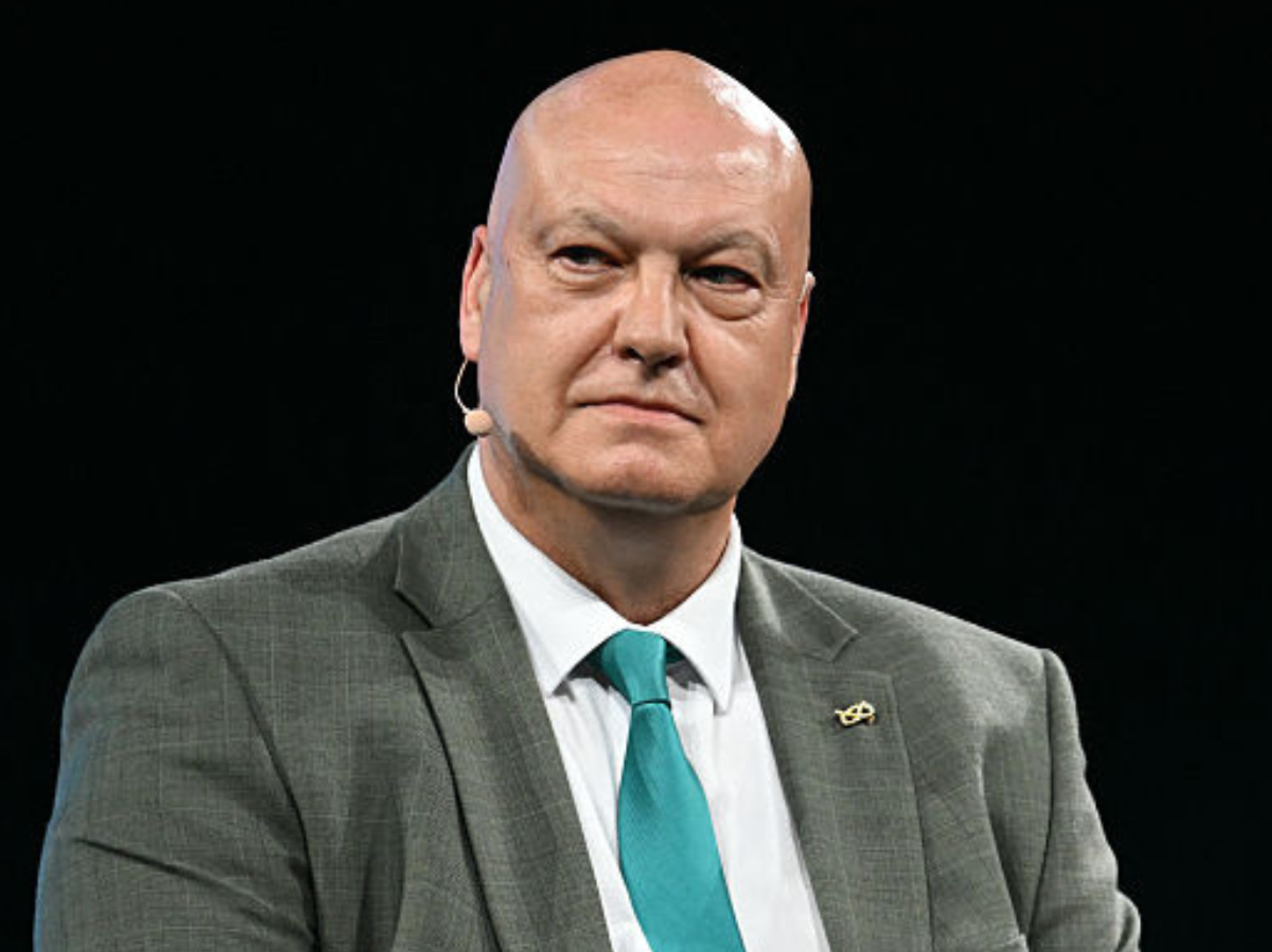 Nigel Farage says 'it doesn't look good' for Reform council leader after probe launched into X posts