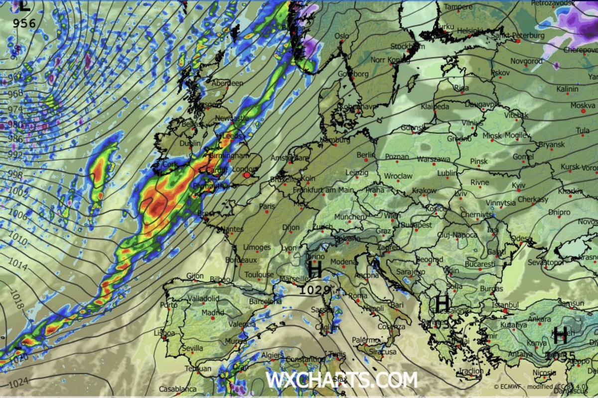 UK weather: Half of Britain could see Christmas flood disaster as eight inches of rain expected to fall