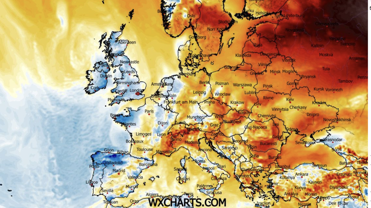Britain to be bashed by 'anticyclonic gloom' as major weather change decimates hopes of White Christmas
