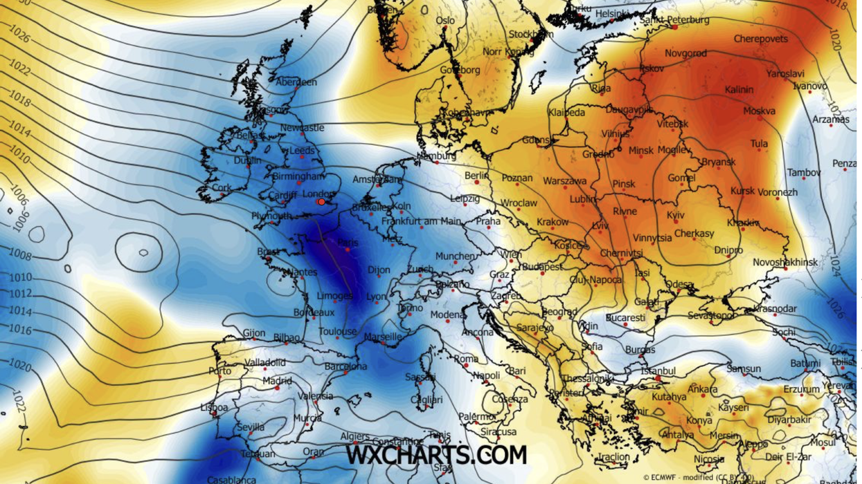 UK weather: Arctic U-turn sets temperatures plunging as Britain to be hit with 'pseudo-White Christmas'