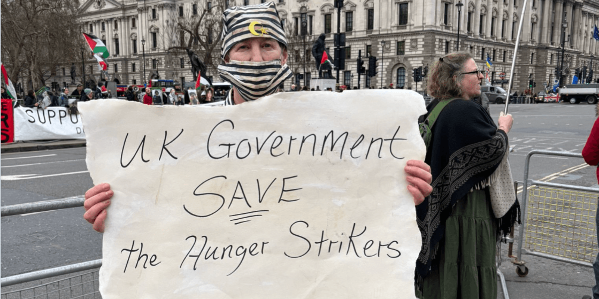 Pro-Palestine protester dressed in ‘concentration camp prisoner’ outfit days after Bondi Beach massacre Pro-Palestine protester dressed in ‘concentration camp prisoner’ outfit days after Bondi Beach massacre
