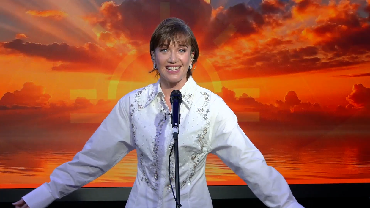 WATCH: Soprano Carly Paoli performs classical rendition of a festive tune live on GB News