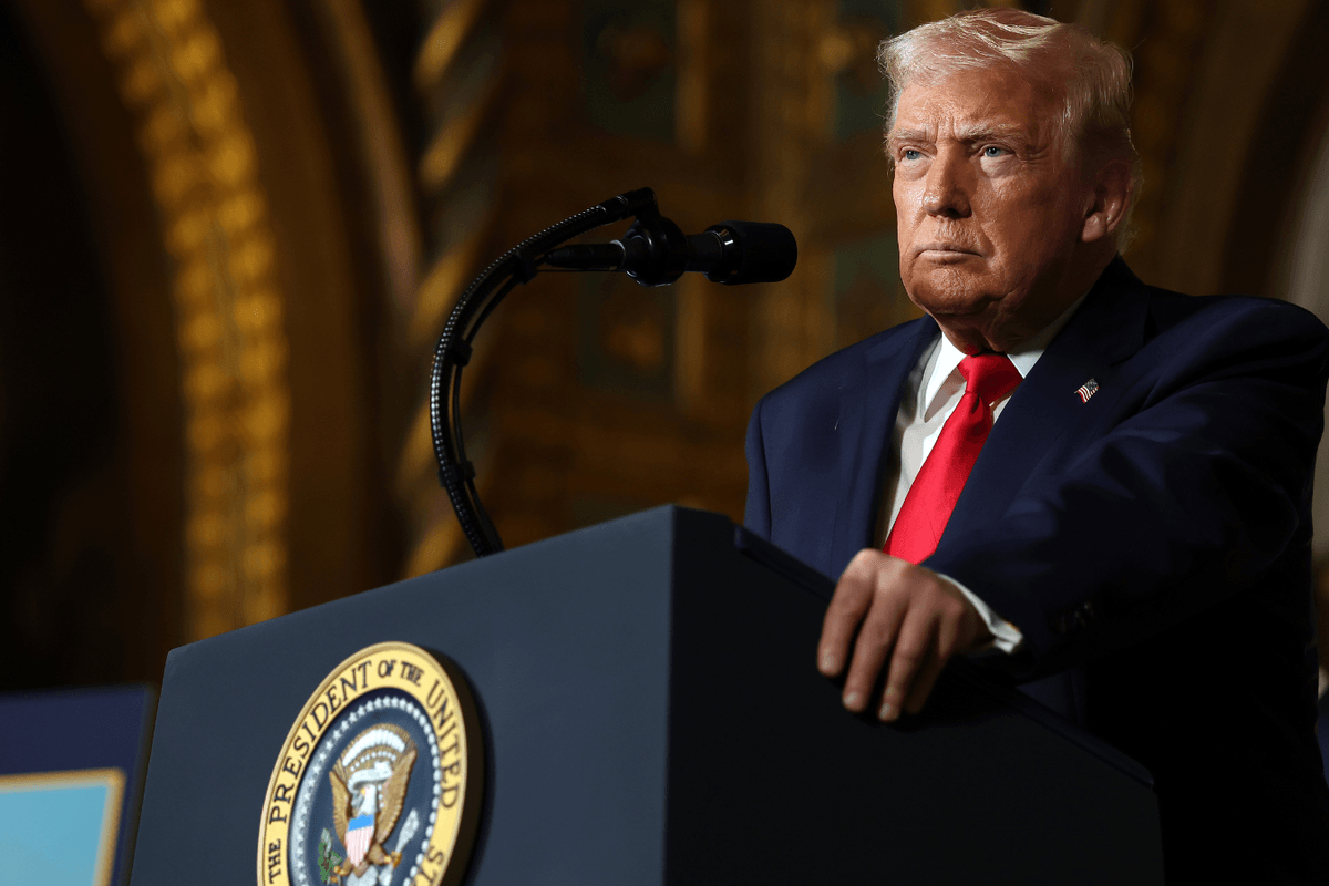 Donald Trump bombs Isis as US targets 'terrorist scum for slaughtering innocent Christians'