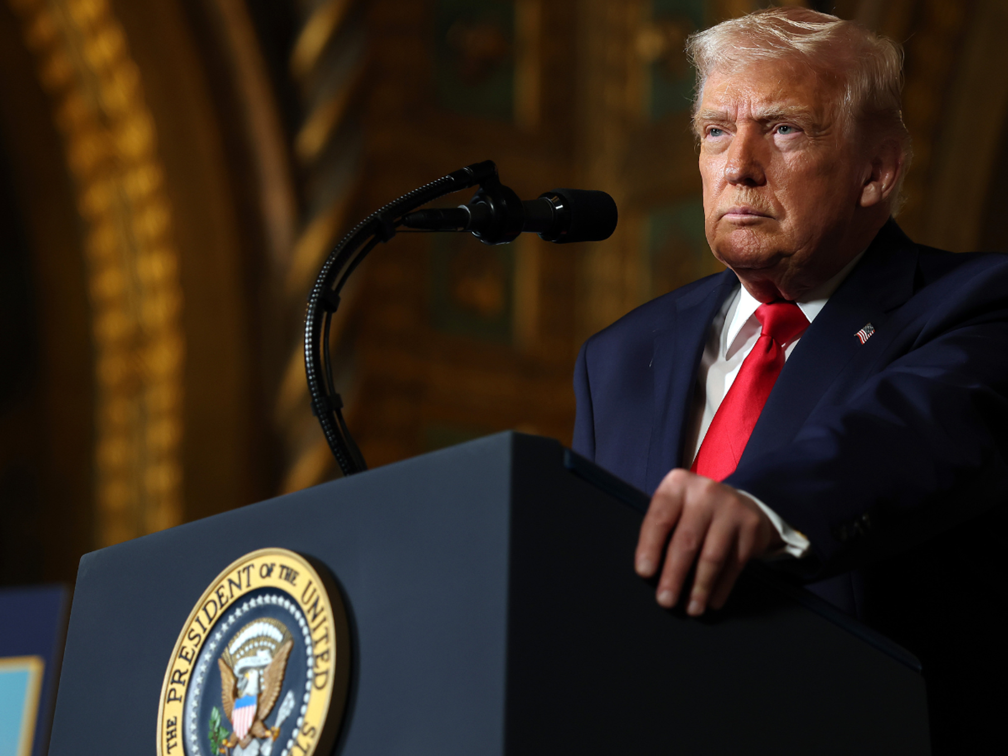 Donald Trump bombs Isis as US targets 'terrorist scum for slaughtering innocent Christians'