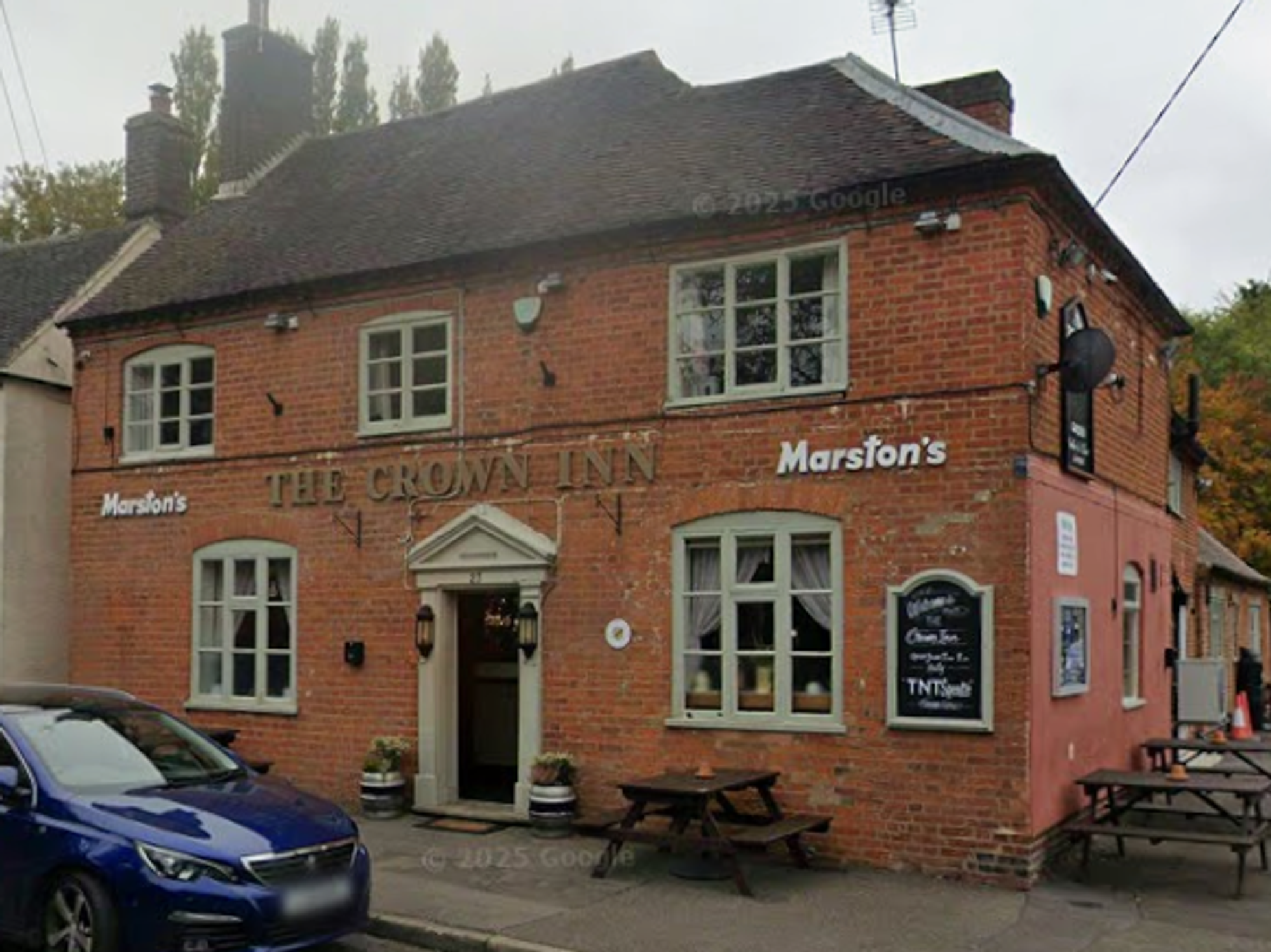 Murder investigation launched after death of pensioner, 66, punched outside Leicestershire pub