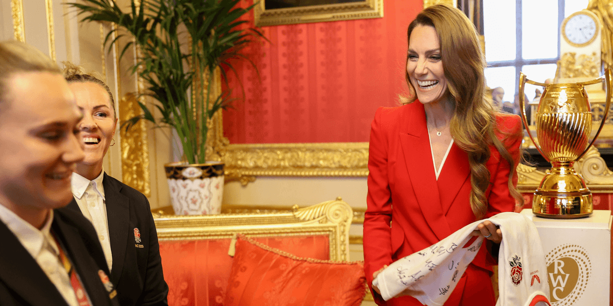 Kate Middleton dazzles in red as she celebrates England’s success at special ceremony Kate Middleton dazzles in red as she celebrates England’s success at special ceremony