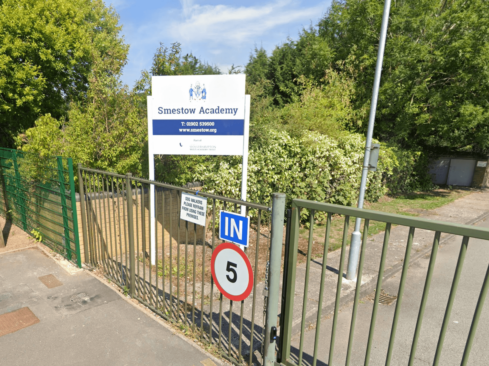 School urgently shuts down and pupils sent home after body found on grounds