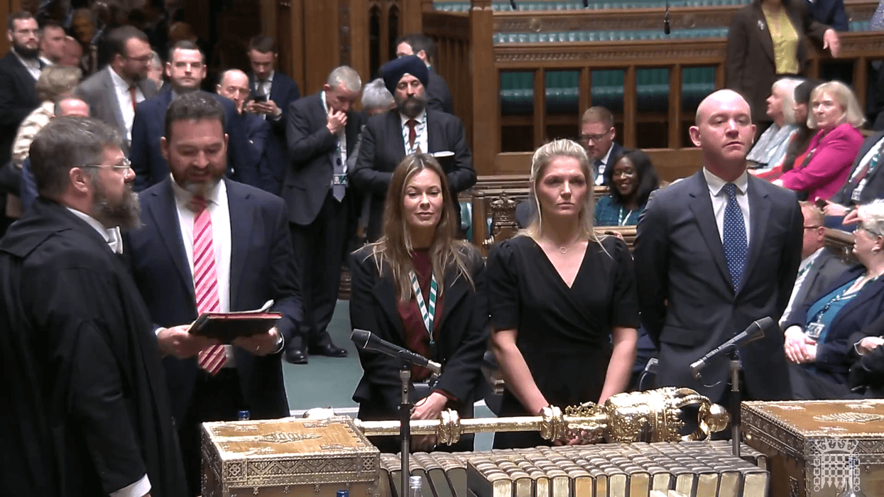 MPs vote down amendments to ‘frustrate Chagos surrender’ as two Labour rebels defy PM over 'weak' deal