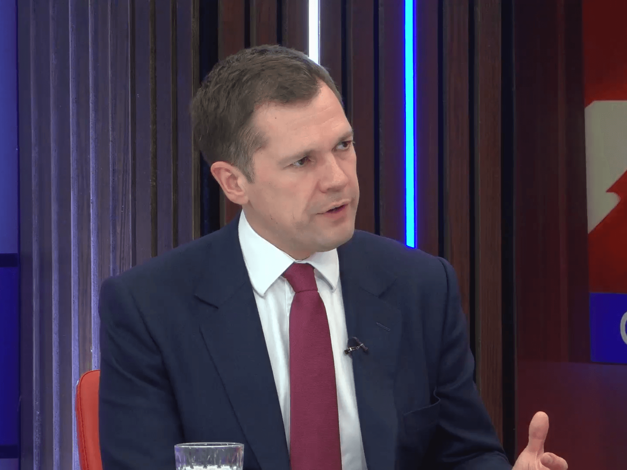 Robert Jenrick extends olive branch to top Tory MP to defect to Reform UK