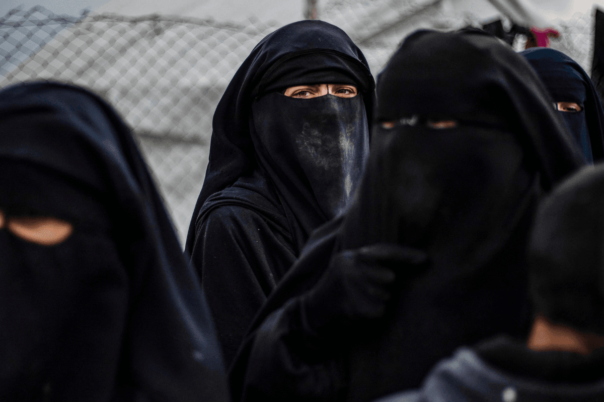 Britain 'discreetly bringing back Islamic State brides’ from Syria
