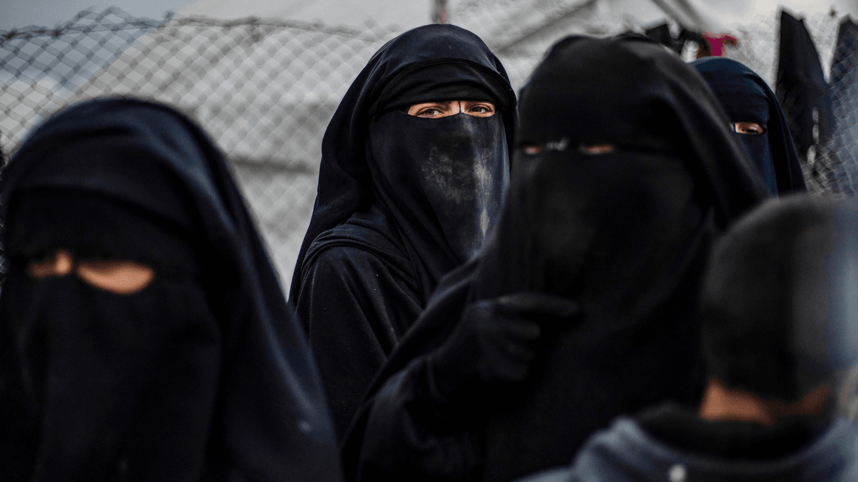 Britain 'discreetly bringing back Islamic State brides’ from Syria