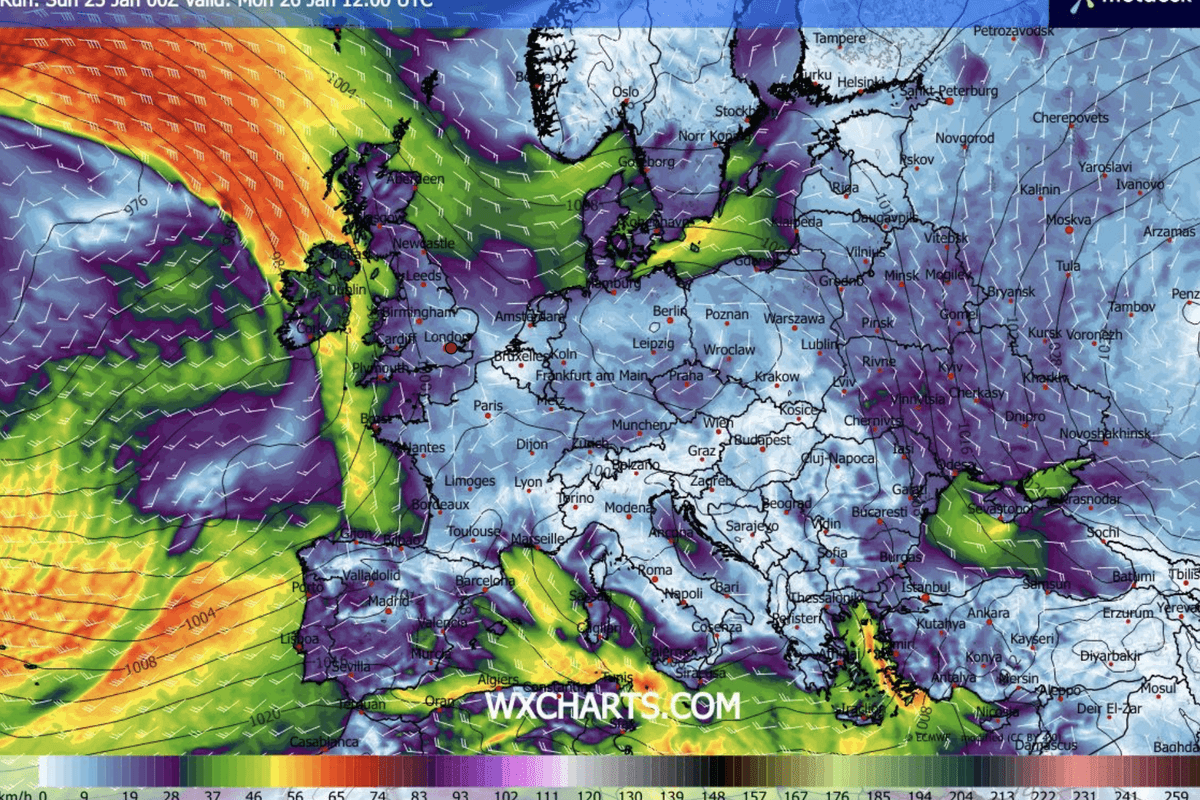 UK weather: Britain to be bashed by torrential snow and rain as powerful cyclonic systems barrel in