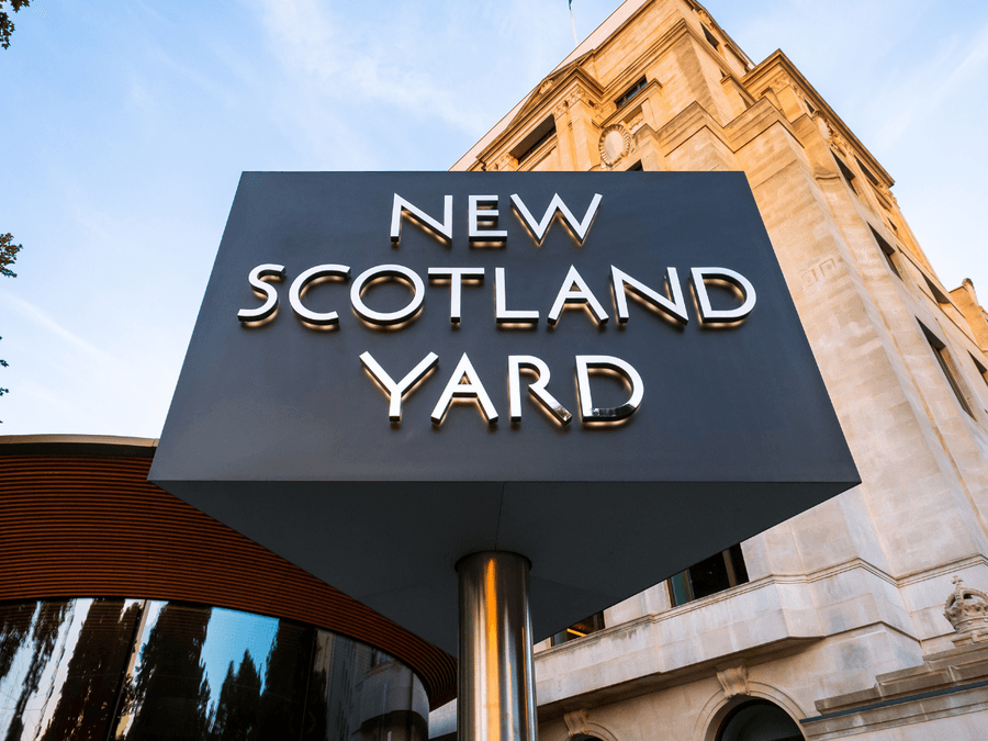 Ex-officer sues Scotland Yard for £1m after developing phobia of police stations