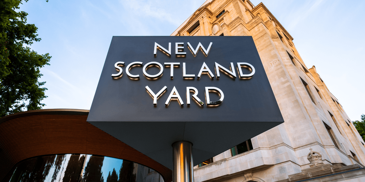 Ex-officer sues Scotland Yard for £1m after developing phobia of police stations Ex-officer sues Scotland Yard for £1m after developing phobia of police stations