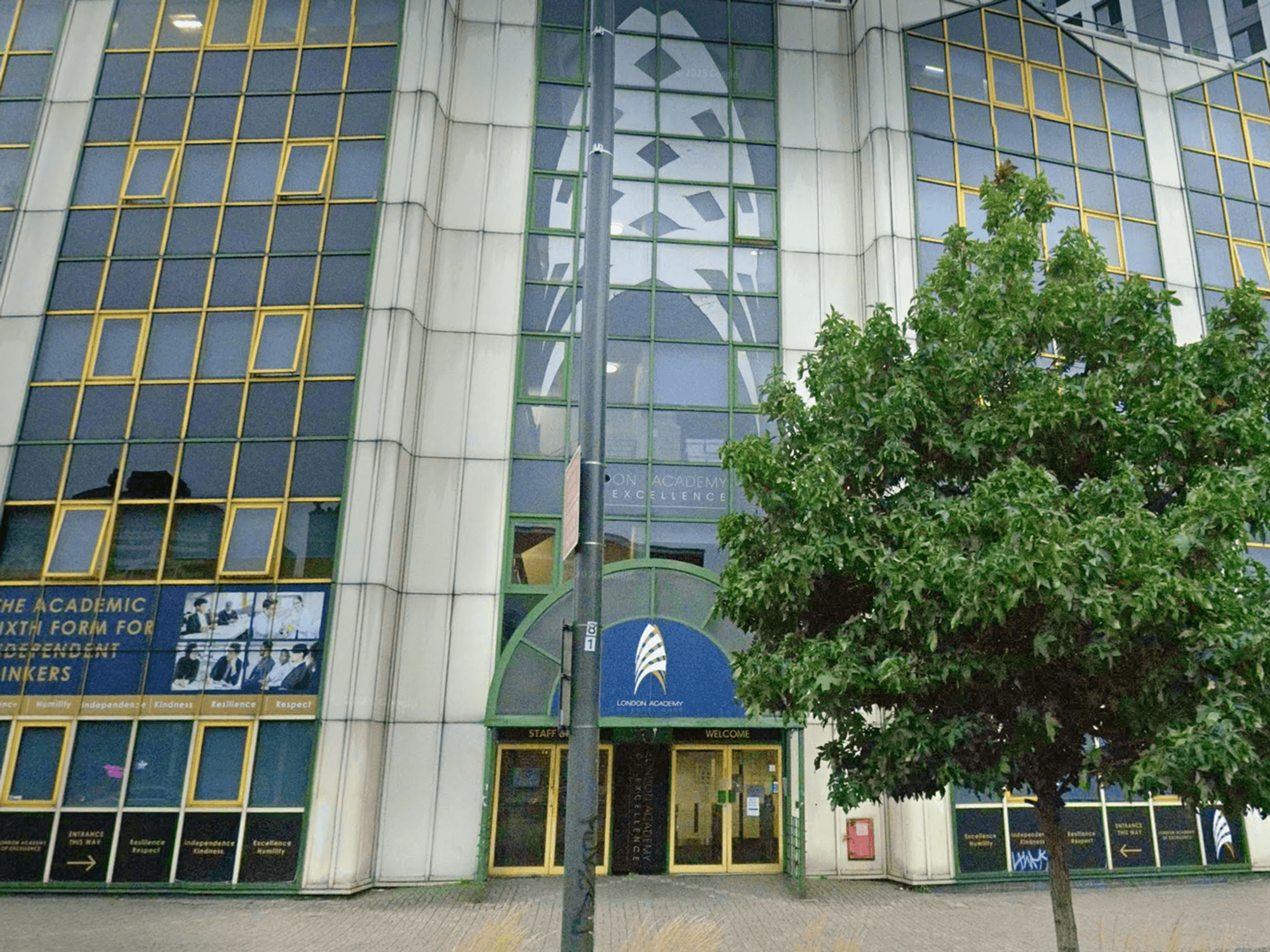 College in one of Britain's poorest areas secure 60 Oxbridge places