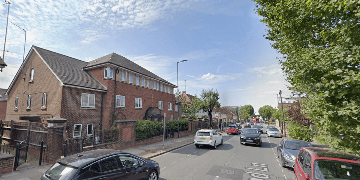 Woman stabbed to death in broad daylight in ‘busy’ area of London Woman stabbed to death in broad daylight in ‘busy’ area of London