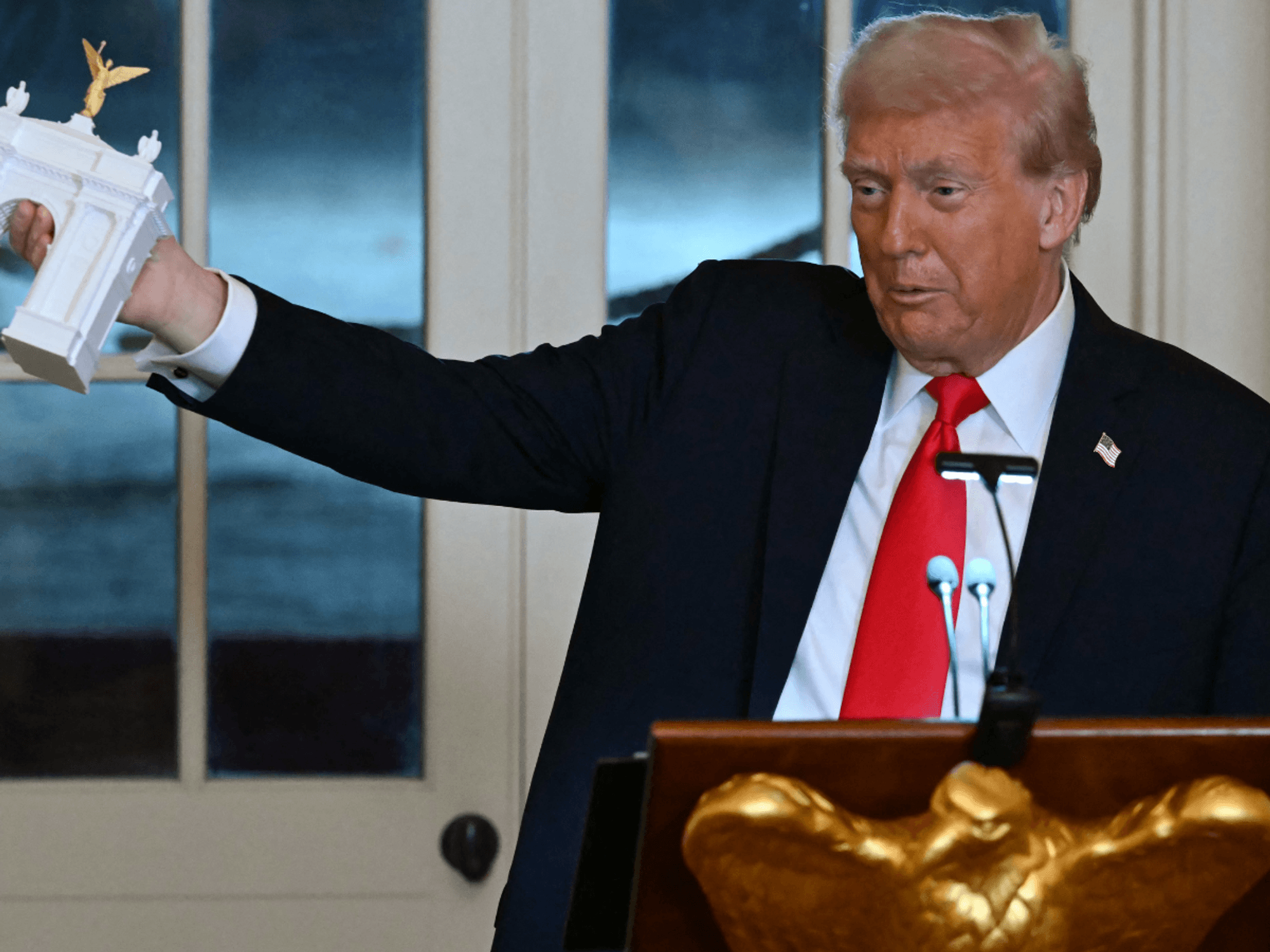 Donald Trump issued major warning over plans to build 'biggest ever' arch in heart of Washington DC