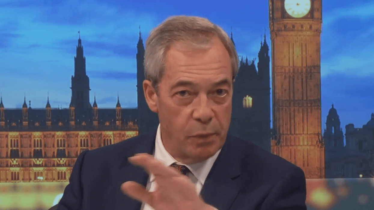 Nigel Farage predicts when Keir Starmer will be booted from office as pressure mounts over Peter ...