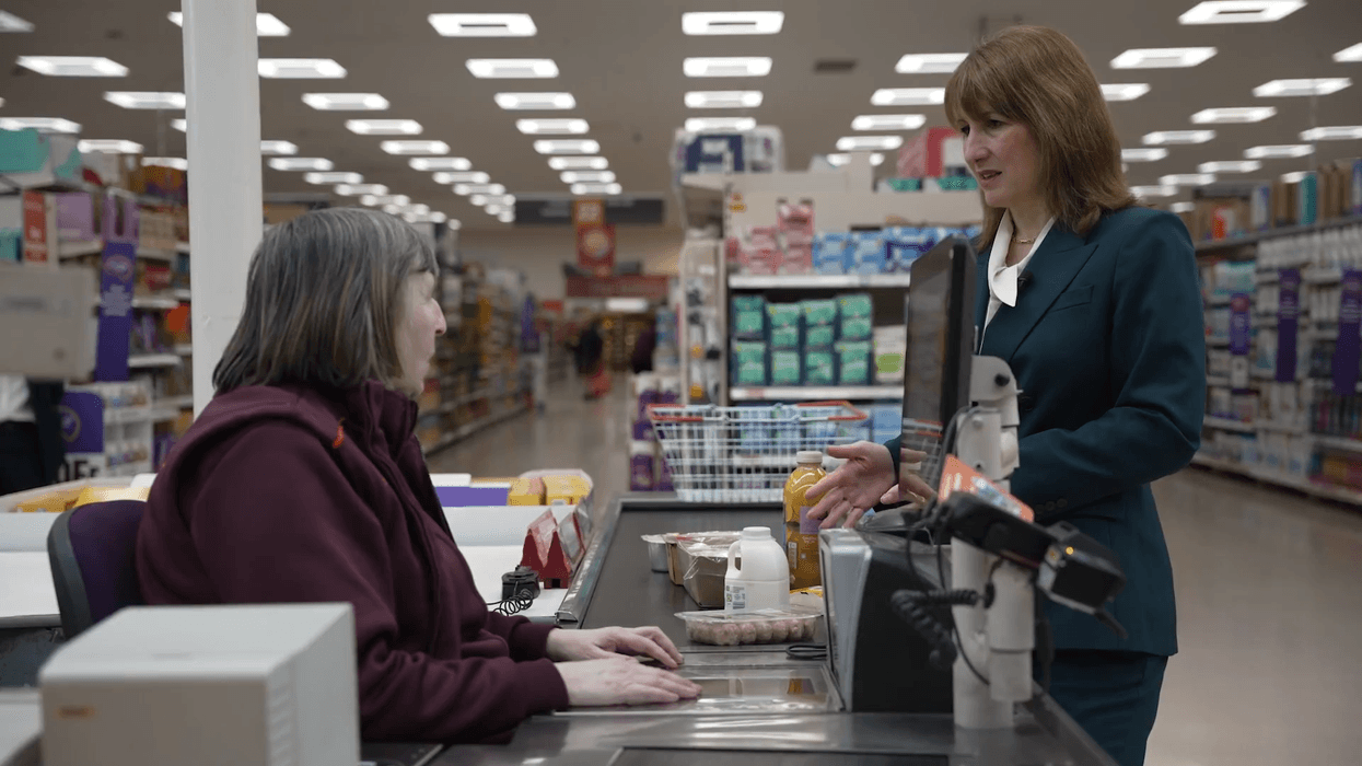 WATCH: Rachel Reeves heckled by pro-Palestine s...