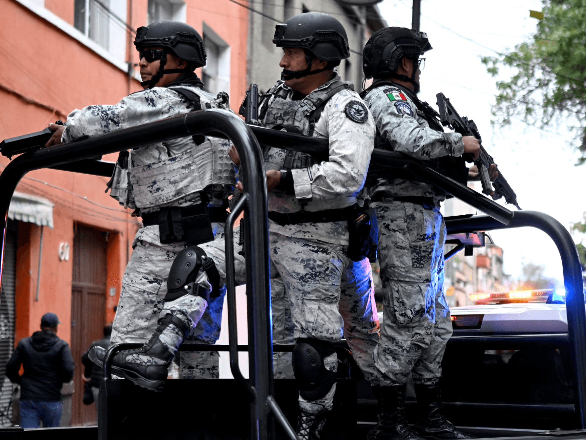 Foreign Office issues urgent warning to British tourists in Mexico as cartel violence erupts acro...