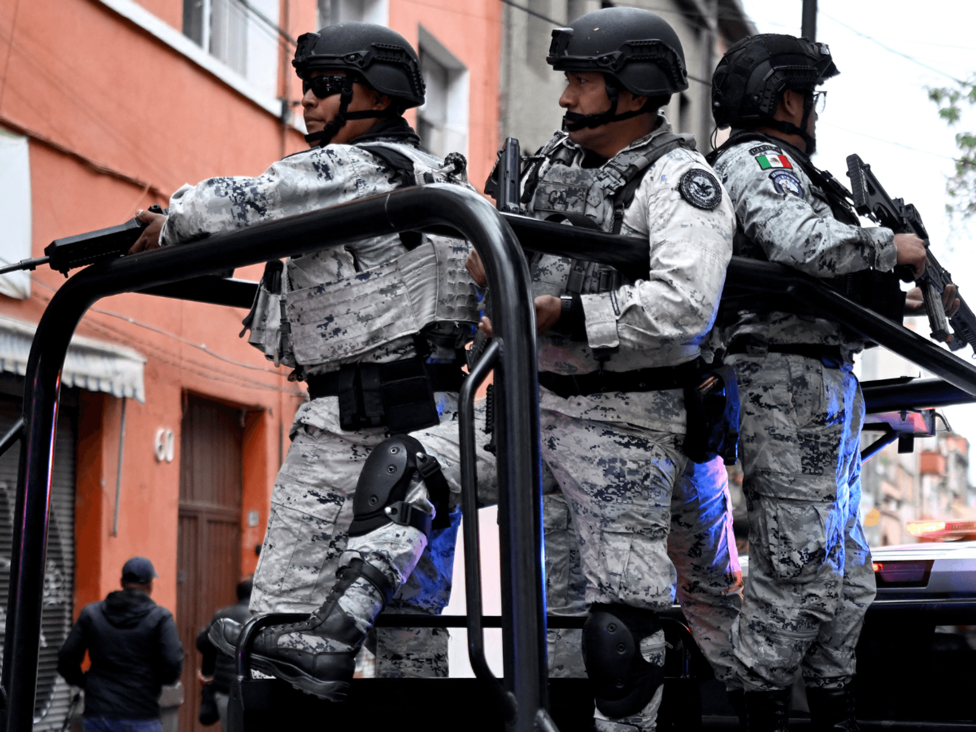 Foreign Office issues urgent warning to British tourists in Mexico as cartel violence erupts acro...