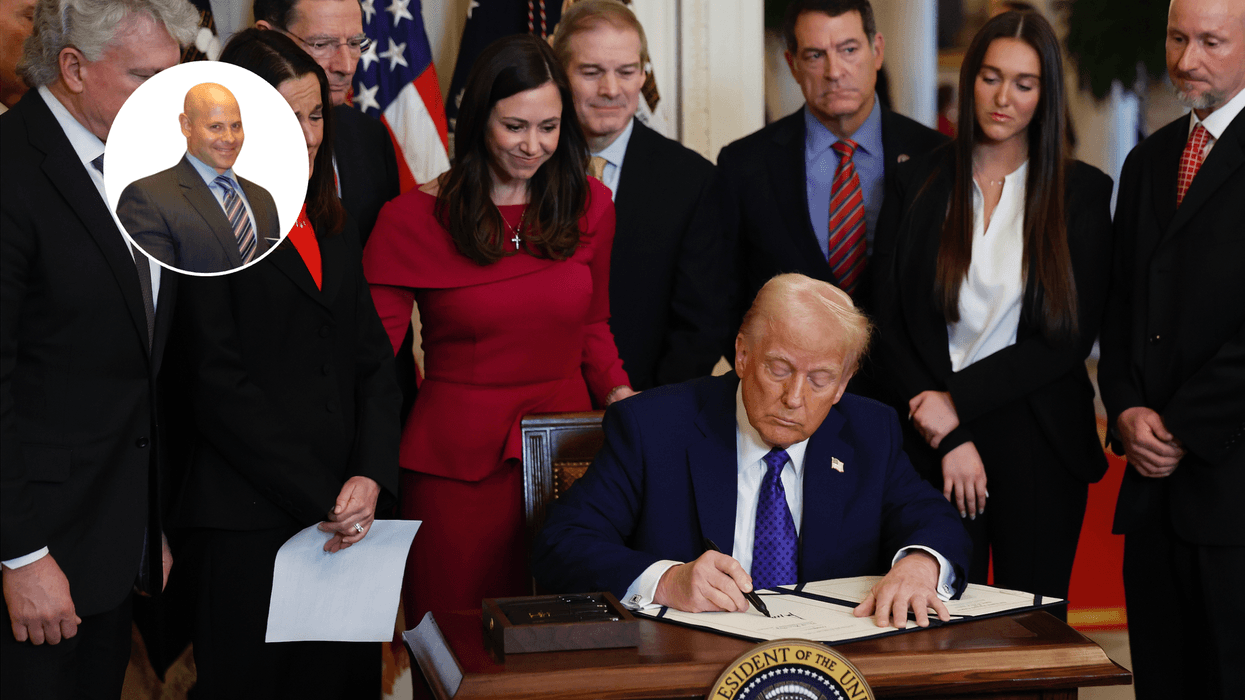 Donald Trump just humiliated Keir Starmer over the rape gangs with one simple yet devastating act - Lee Cohen