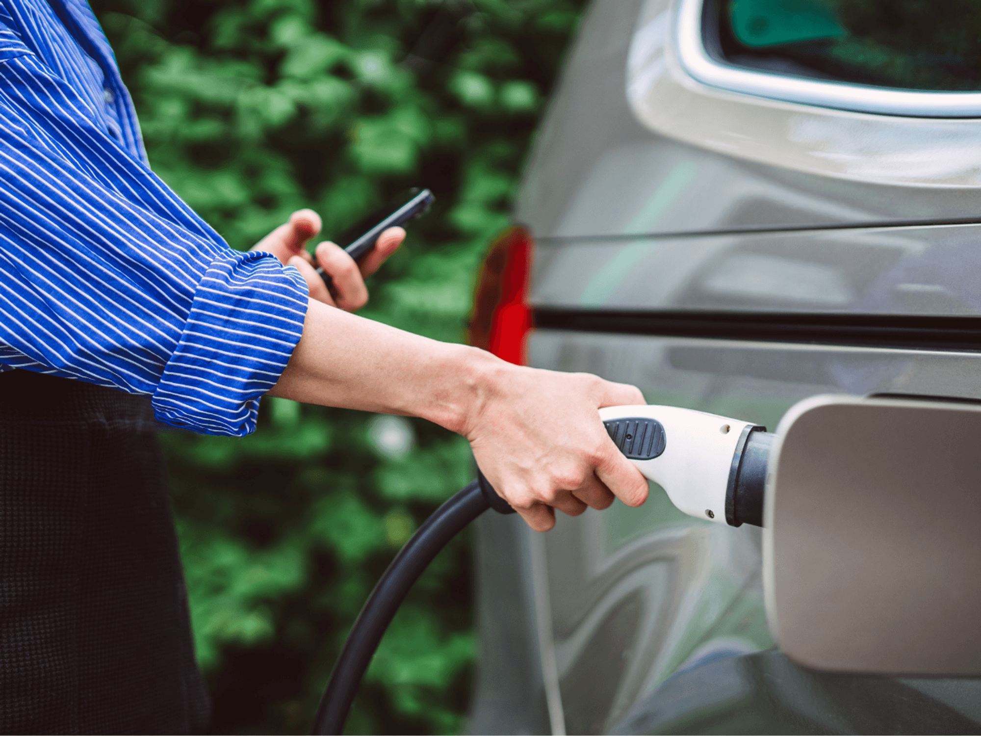 Millions of electric car drivers SPIED on by state through mobile phones