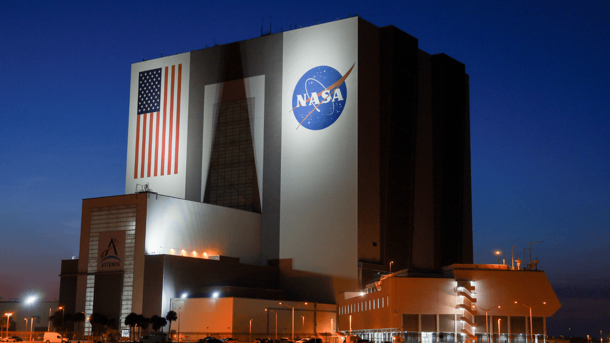 Nasa announces major change to Moon landing plans with days until mission