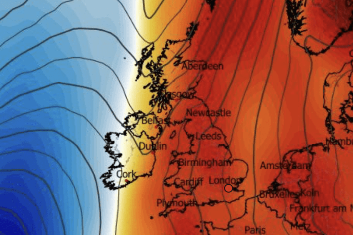 UK weather: Britain will simmer under blood-red glow as tropical winds sweep in cloud of dust from Africa