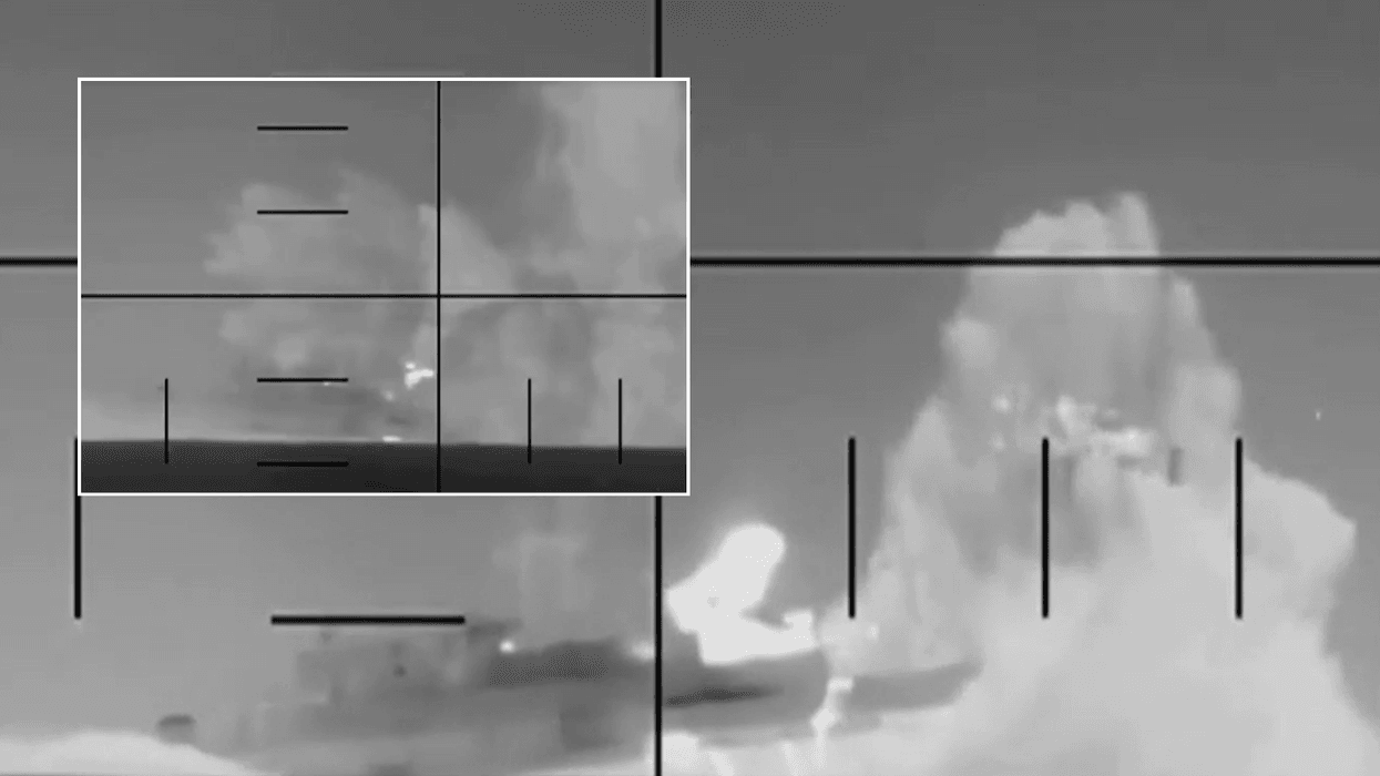 WATCH: US submarine torpedoes Iranian warship in 'quiet death' strike as dozens left stranded at sea