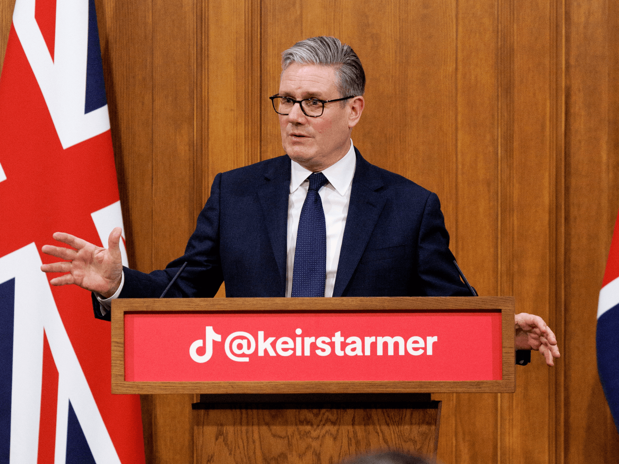Keir Starmer's social media ban plans could be derailed as parents launch High Court challenge