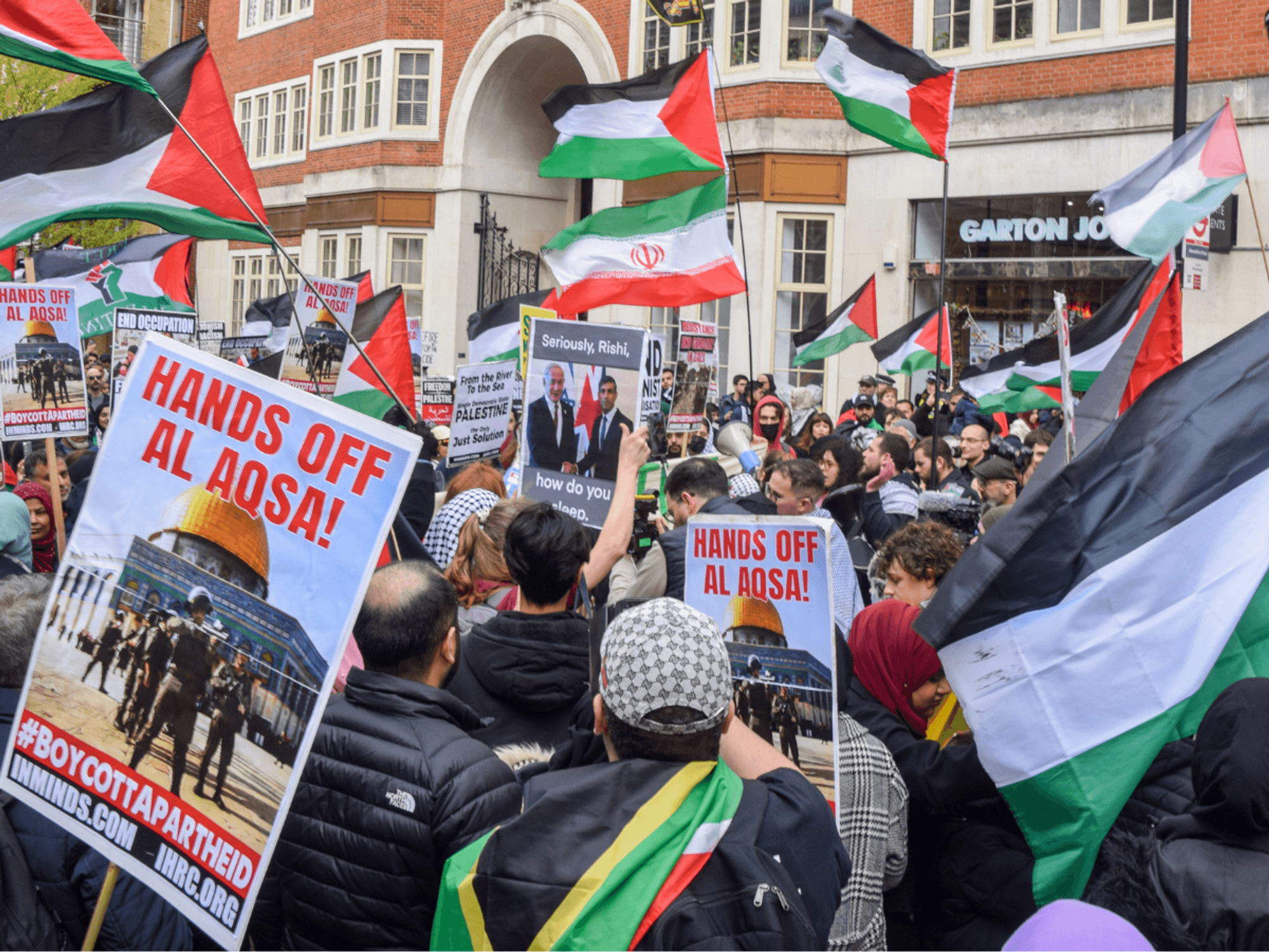 Thousands of pro-Tehran protesters to descend on London TODAY as police vow to 'act decisively'