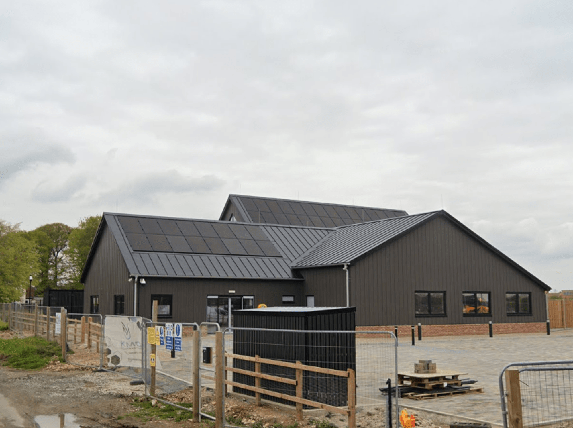 Mysterious donor gives away £100,000 to save beloved community centre - 'This is a game changer'