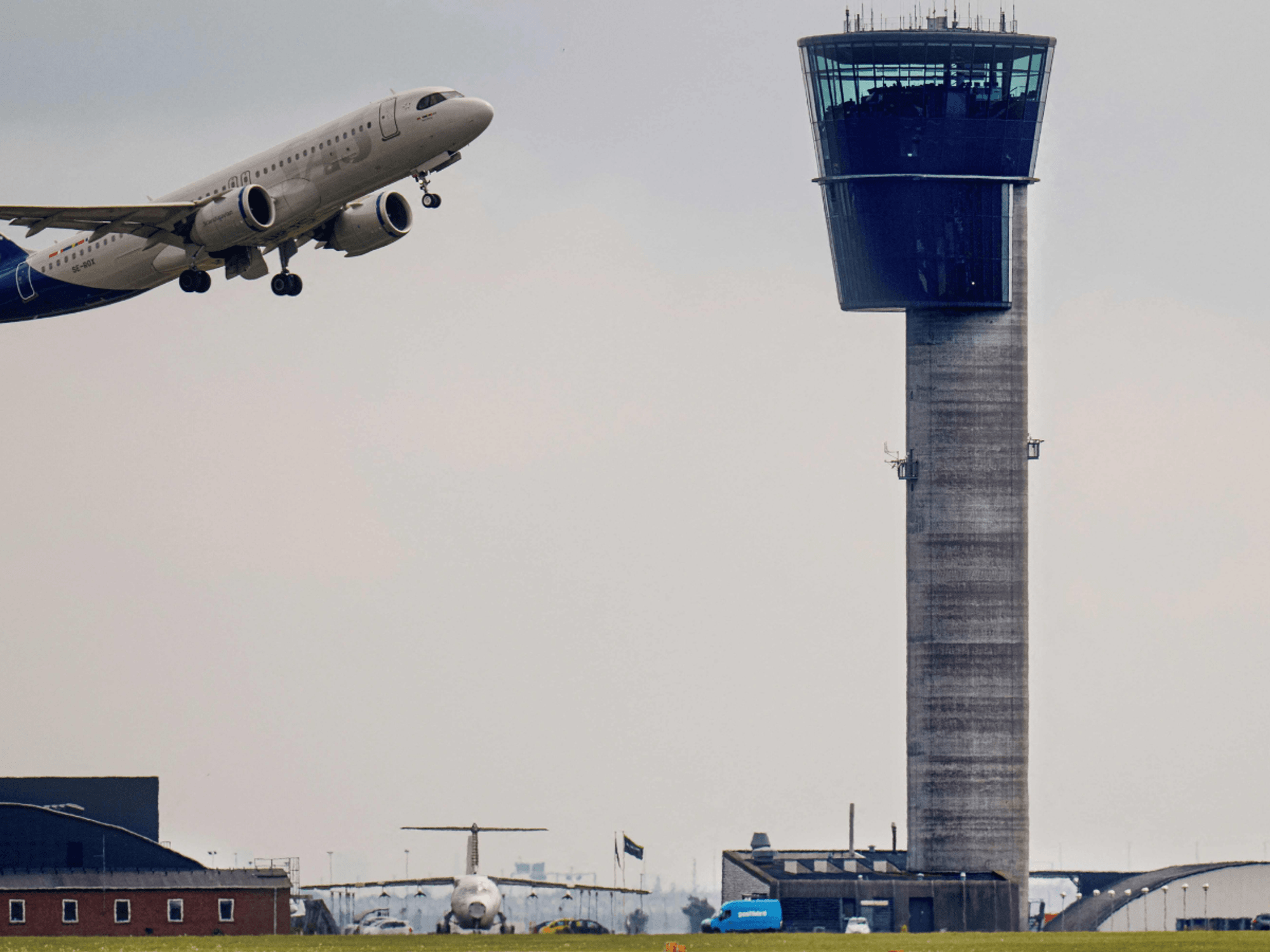 Major European airline axes all flights amid surging jet fuel costs